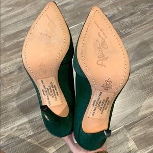 Alice + Olivia Shoes - Alice and Olivia ✨NWOT✨Pony Hair Pump Alice + Olivia Shoes - Alice and Olivia ✨NWOT✨Pony Hair Pump